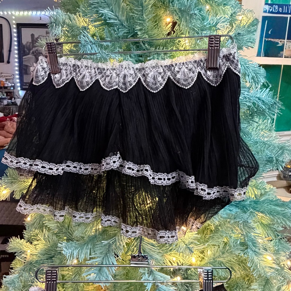 Vintage Jezebel Black and White Lace SET bra garter and skirt